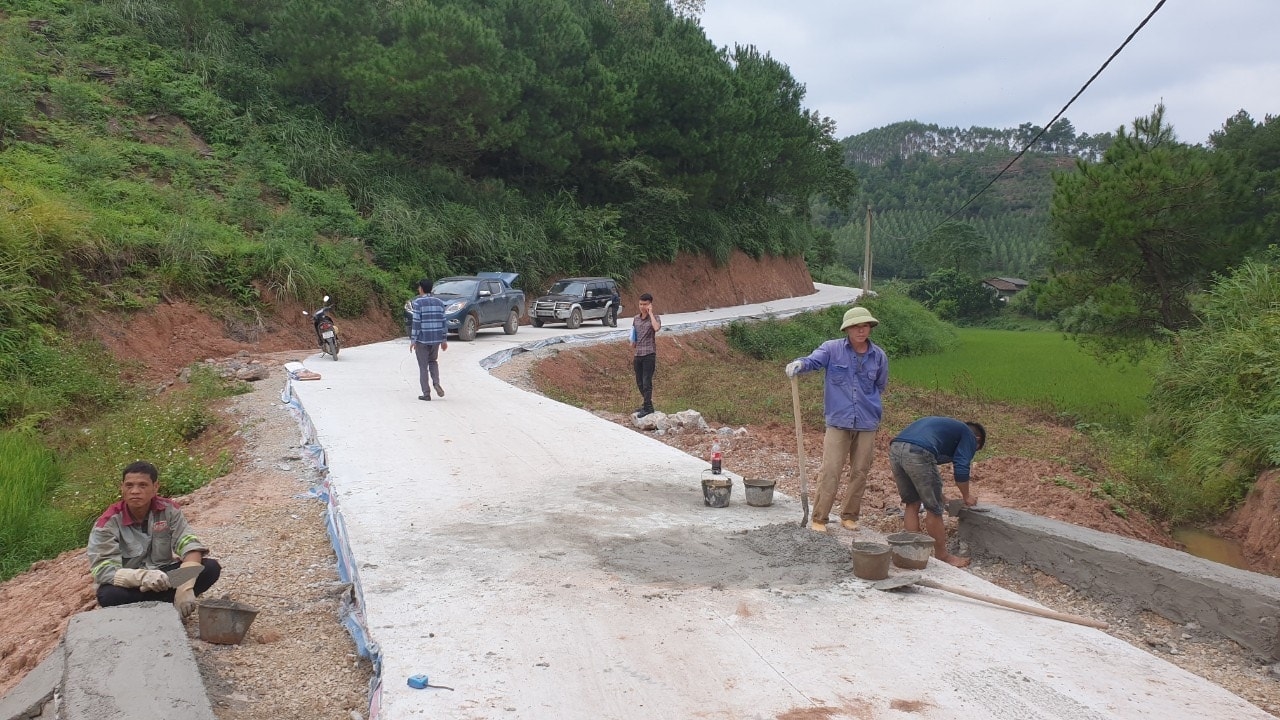 Từ nguồn vốn chương trình MTQG 1719, Con đường đất ở thôn Nà Mò - Tà Lạn, xã Sàn Viên, huyện Lộc Bình, Lạng Sơn đã được đầu tư kiên cố năm 2023 với tổng kinh phí 3,8 tỷ đồng. Ảnh: Nguyễn Quý.