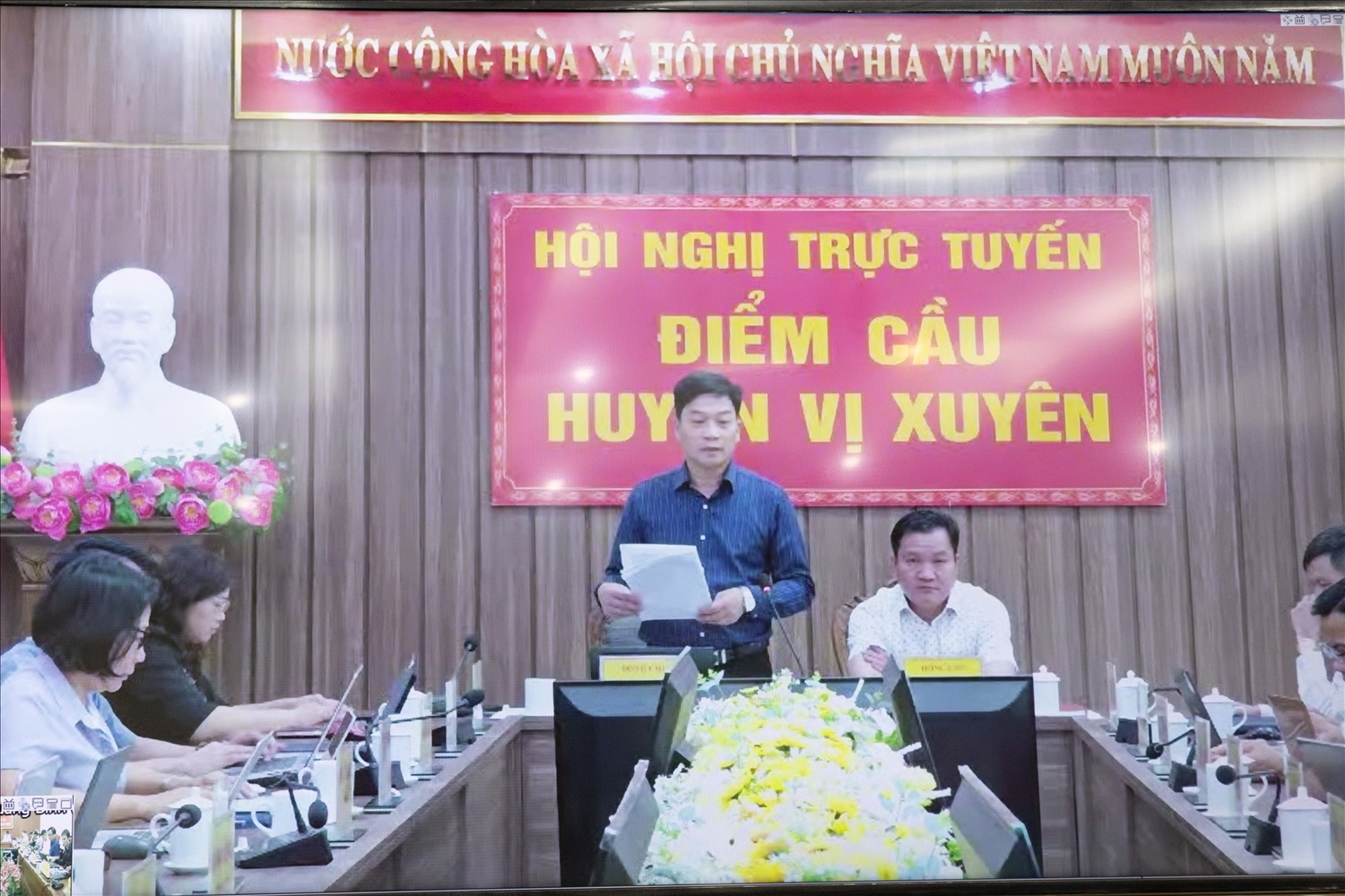 Các đại biểu phát biểu tham luận tại Hội nghị.