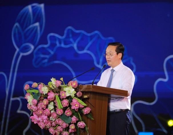 Bí thư tỉnh ủy Nghệ An Nguyễn Đức Trung khai mạc Lễ hội Làng Sen năm 2025