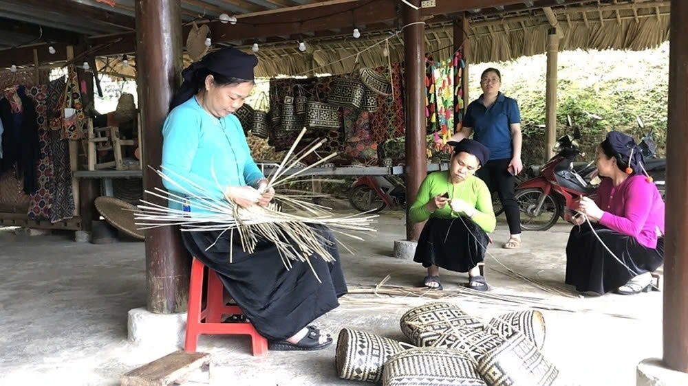 Đan lát là một nghề thủ công truyền thống có từ lâu đời của đồng bào Tày ở xã Nghĩa Đô, huyện Bảo Yên, Lào Cai.