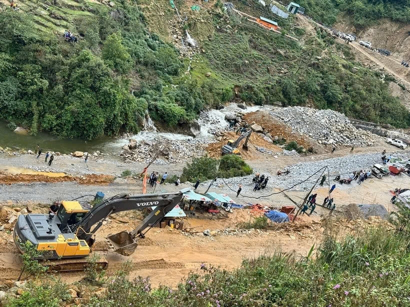 Khu vực xảy ra vụ sạt lở (Ảnh: TTXVN )