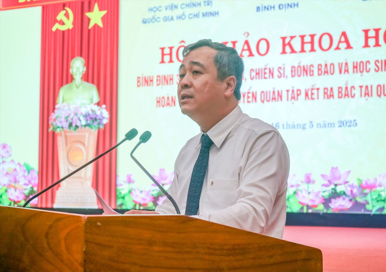 Phó Trưởng Ban Tuyên giáo và dân vận Trung ương Ngô Đông Hải phát biểu tại Hội thảo