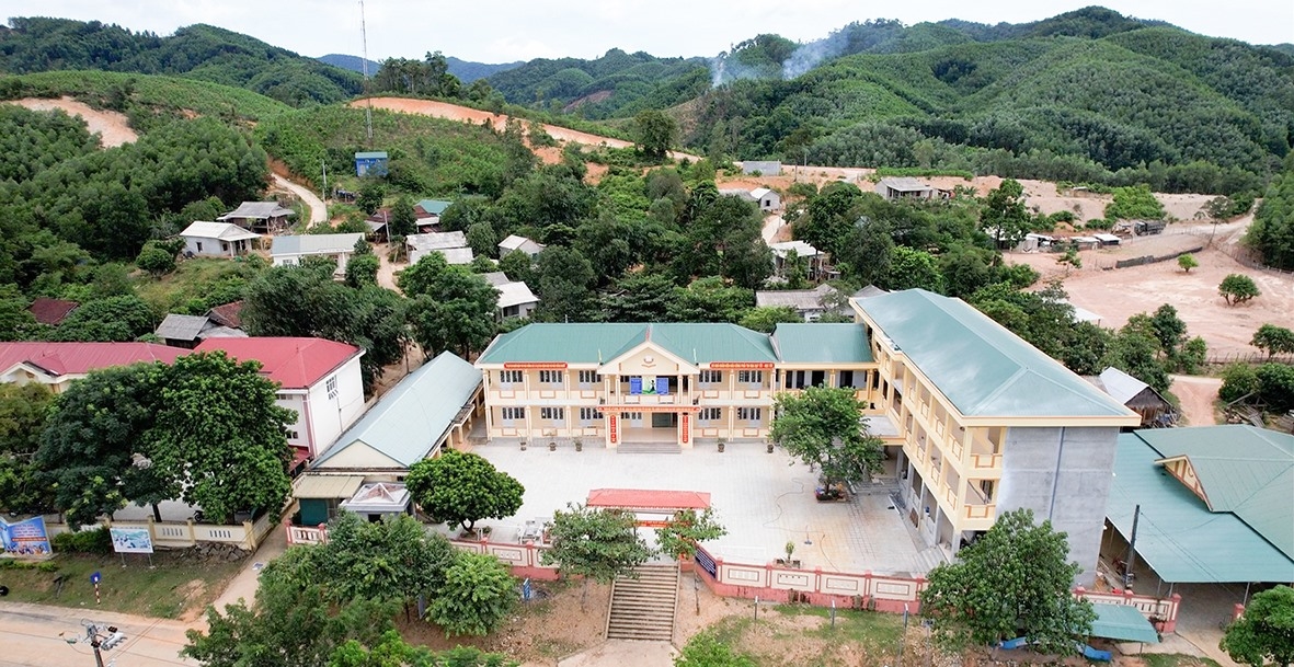 Nhờ được hiến đất để mở rộng khuôn viên, Trường Phổ thông dân tộc bán trú Tiểu học Vĩnh Ô (Vinh Linh, Quảng Trị) đã có khuôn viên khang trang