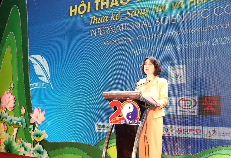 Thứ trưởng Y tế Nguyễn Thị Liên Hương phát biểu tại hội thảo. Ảnh:TL
