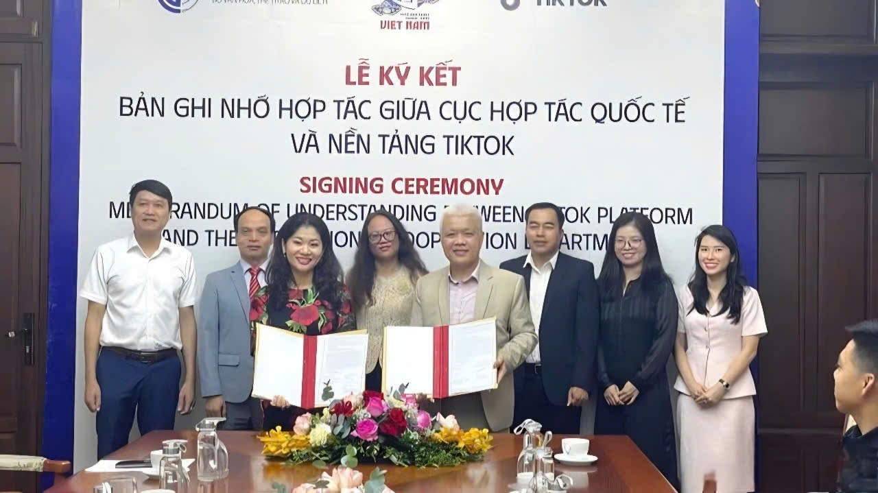 Quảng bá văn hóa Việt trên môi trường số. Ảnh: TL