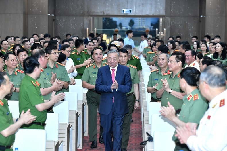 Tổng Bí thư Tô Lâm dự Hội nghị tổng kết 10 năm thực hiện Chỉ thị số 05 của Bộ Chính trị và đánh giá kết quả thực hiện Quy định số 09 của Đảng ủy Công an Trung ương. (Ảnh: ĐĂNG KHOA)