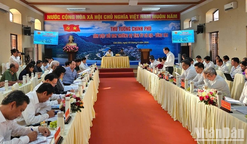 Quang cảnh buổi làm việc. (Ảnh: VŨ TÂN)