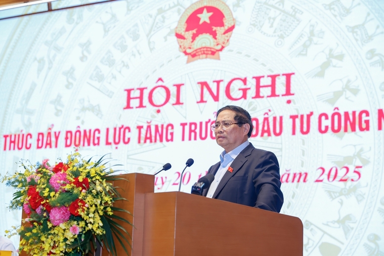 Thủ tướng lưu ý, phải bảo đảm tiến độ, chất lượng các dự án, không đội vốn, bảo đảm kỹ thuật, mỹ thuật, an toàn, vệ sinh môi trường và đặc biệt là phòng chống tham nhũng, tiêu cực - Ảnh: VGP/Nhật Bắc