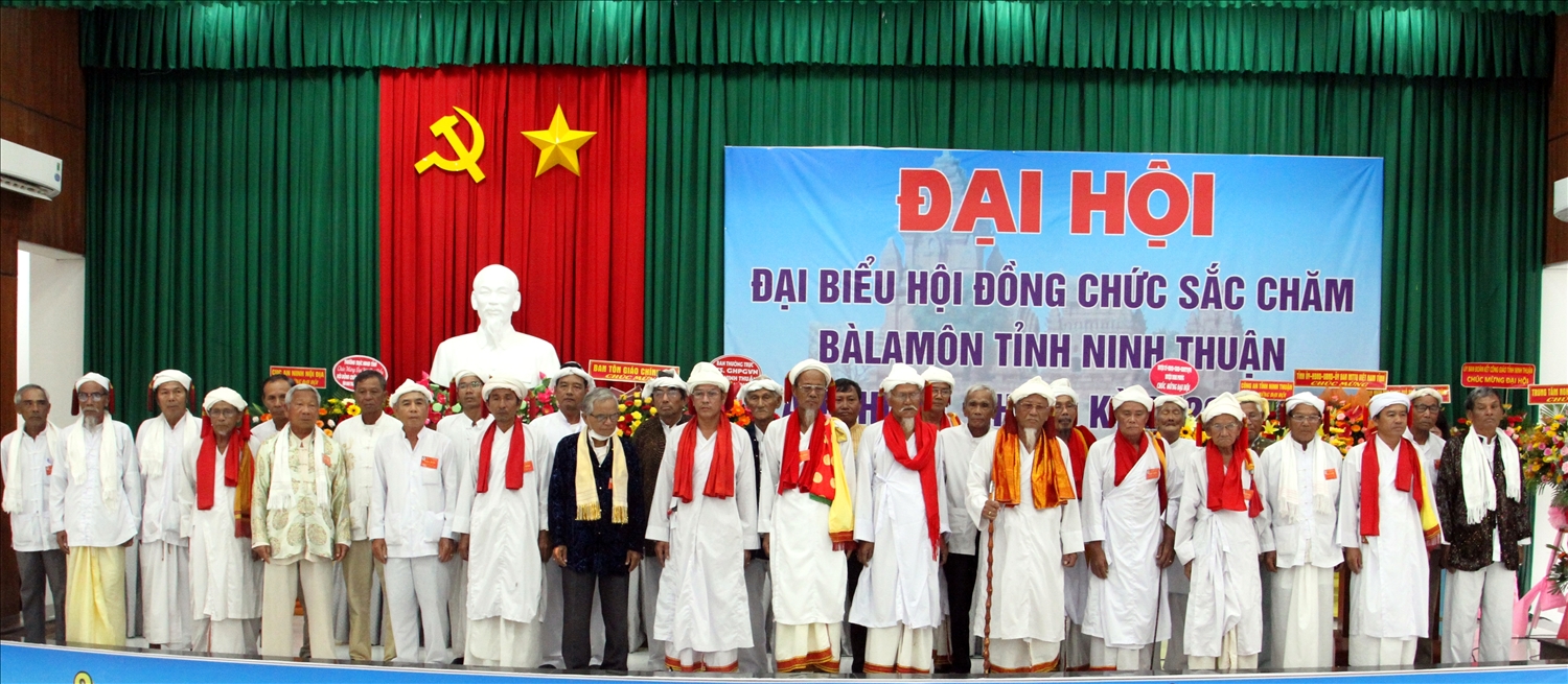 Hội đồng Chức sắc Chăm Bàlamôn tỉnh Ninh Thuận nhiệm kỷ 2022- 2027. 