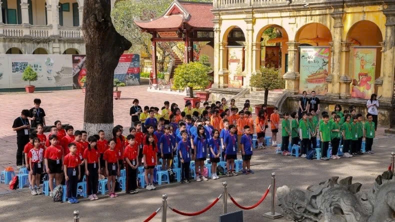 Giáo dục di sản tại Hoàng thành Thăng Long.Ảnh:TL