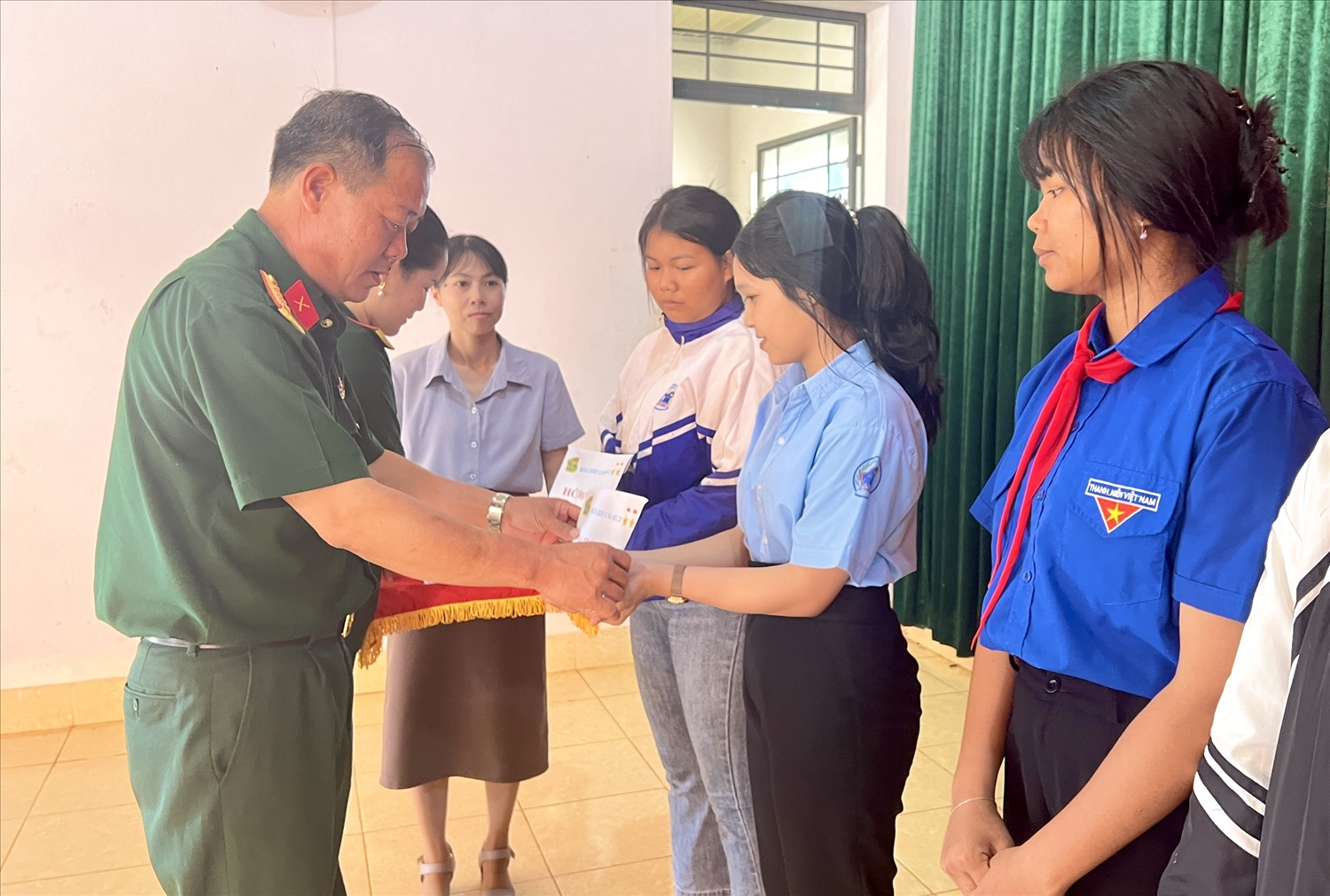 Chương trình góp phần giúp các em học sinh DTTS, khu vực biên giới Đức Cơ có cơ hội đến trường học tập, thực hiện ước mơ của mình