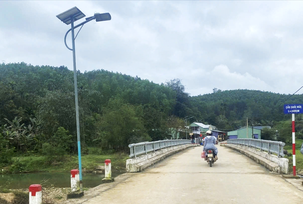Từ nguồn kinh phí của các chương trình mục tiêu quốc gia đã giúp Bắc Trà My xây dựng cơ sở hạ tầng khang trang, trong đó có đường giao thông