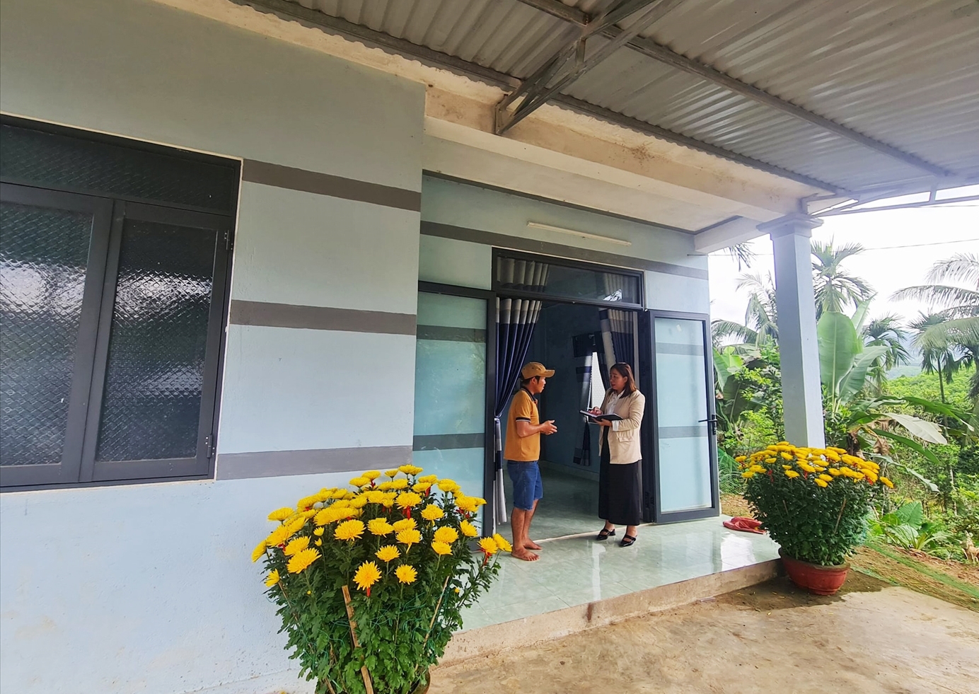 Anh Đinh Văn Thu được hỗ trợ xây nhà và chuyển đổi việc làm