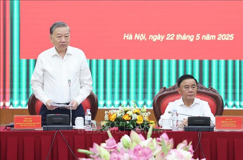Tổng Bí thư yêu cầu Ủy ban Kiểm tra Trung ương cần khẩn trương tập trung thực hiện những phương hướng, nhiệm vụ đã đề ra; tập trung vào 5 định hướng lớn và 6 nhiệm vụ trọng tâm, cấp bách từ nay đến Đại hội XIV của Đảng - Ảnh: TTXVN