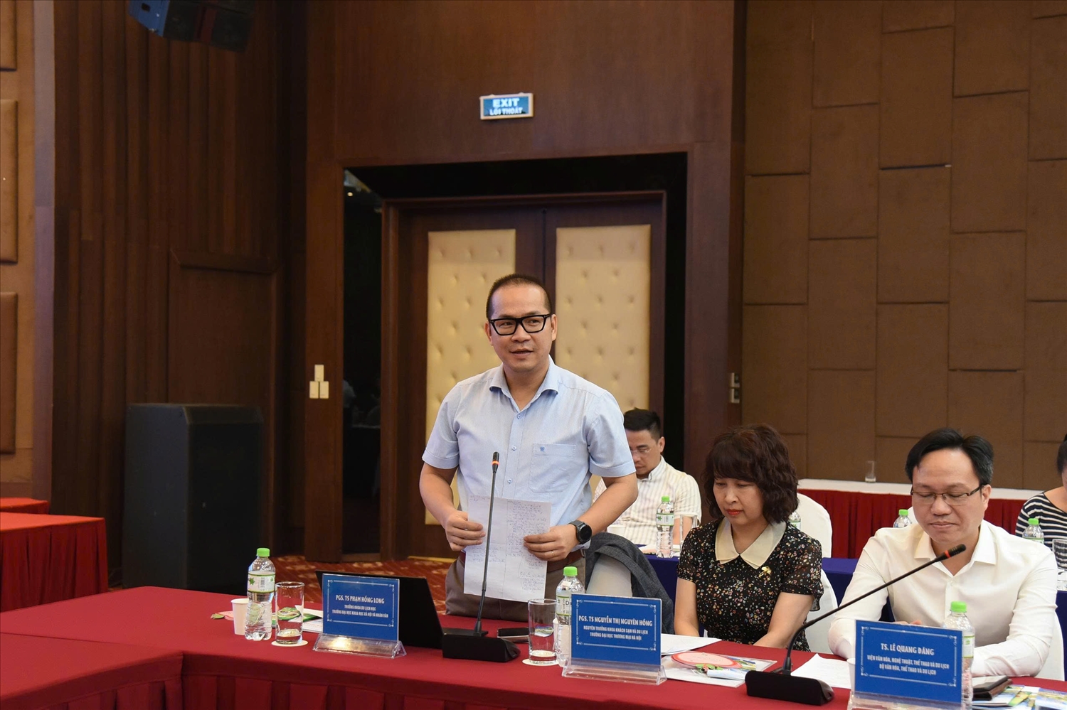PGS.TS. Phạm Hồng Long, Trưởng khoa Du lịch học, Trường Đại học Khoa học xã hội và nhân văn phát biểu tại Hội nghị