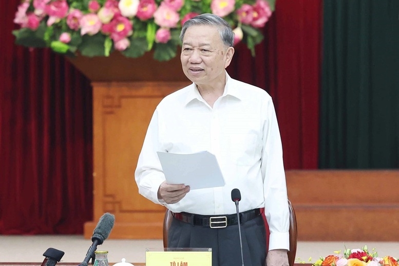 Tổng Bí thư Tô Lâm: Phải có tầm nhìn xa trong chuẩn bị đội ngũ cán bộ, đảm bảo sự kế thừa tiếp bước vững vàng giữa các thế hệ, lớp người đi sau vượt lên lớp người đi trước