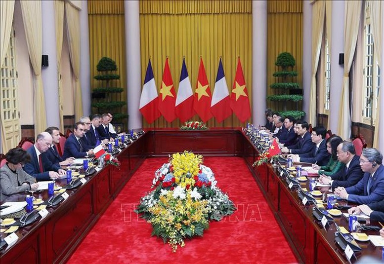 Chủ tịch nước Lương Cường hội đàm với Tổng thống Pháp Emmanuel Macron. Ảnh: TTXVN