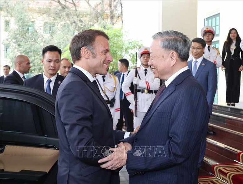 Tổng Bí thư Tô Lâm hội kiến Tổng thống Pháp Emmanuel Macron. Ảnh: TTXVN