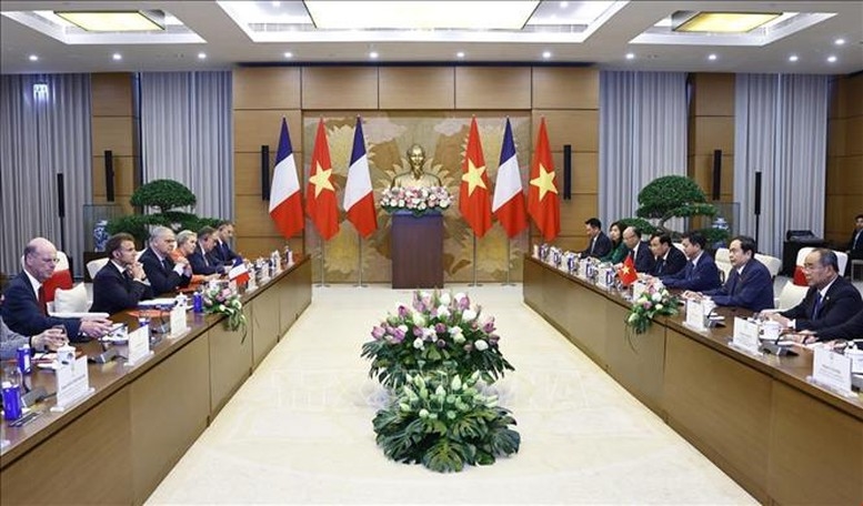 Chủ tịch Quốc hội Trần Thanh Mẫn hội kiến Tổng thống Pháp Emmanuel Macron. Ảnh: TTXVN