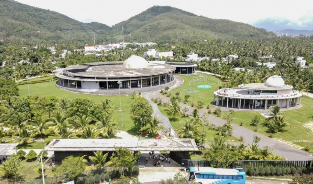 Trung tâm Quốc tế Khoa học và Giáo dục liên ngành (ICISE), nơi quy tụ Hội đồng Quốc tế bảo trợ cấp cao về khoa học
