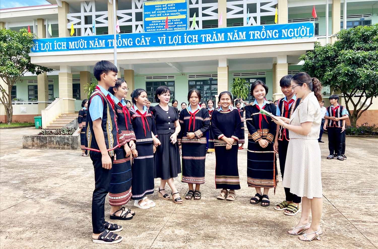 Triển khai có hiệu quả Dự án 8 giúp phụ nữ và trẻ em vùng đồng bào DTTS và miền núi có cuộc sống tốt đẹp hơn