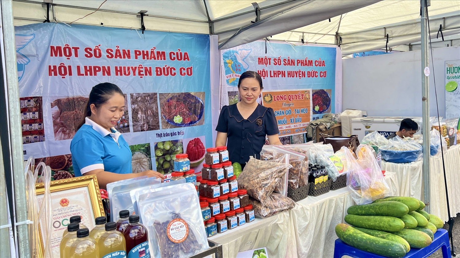 Chị em phụ nữ huyện Đức Cơ mạnh dạn tham gia các phiên chợ nông sản, cuộc thi phụ nữ khởi nghiệp sáng tạo