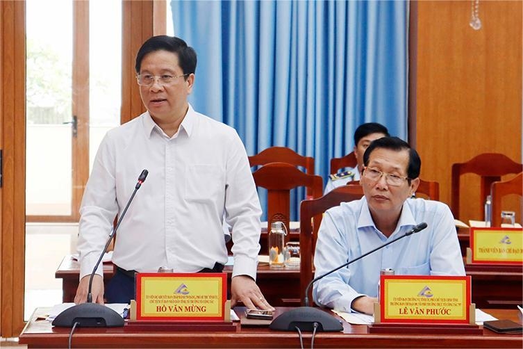 Đồng chí Hồ Văn Mừng phát biểu tại buổi làm việc