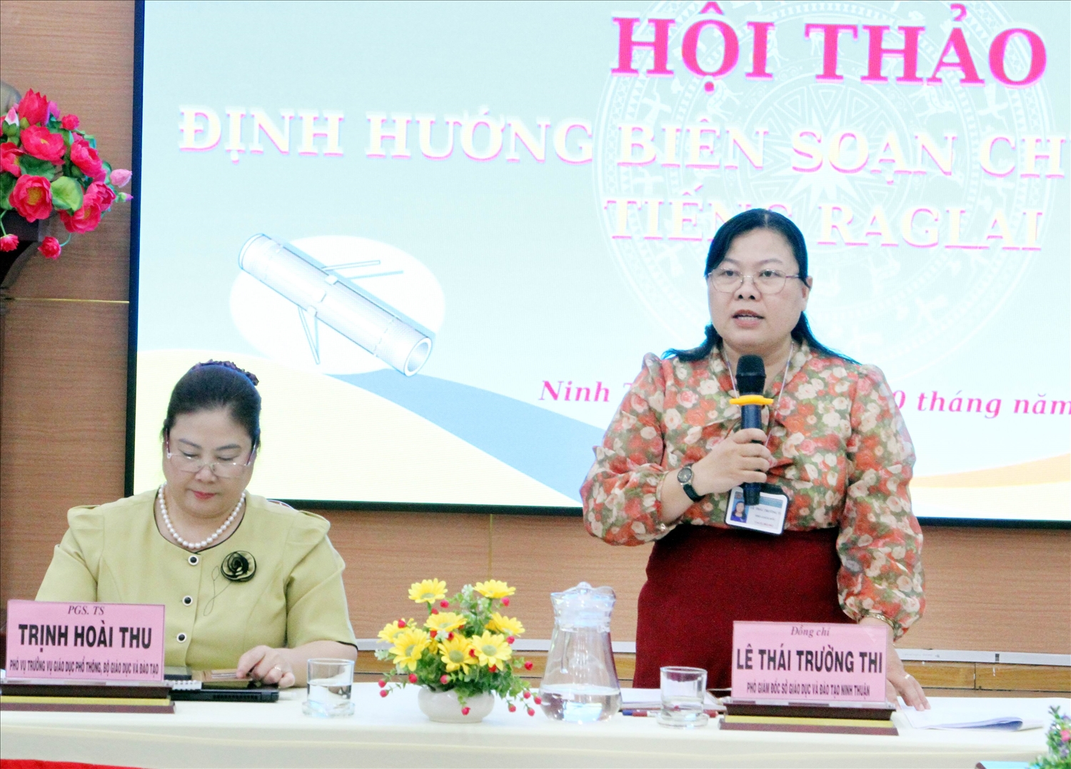 Bà Lê Thái Trường Thi, Phó Giám đốc Sở Giáo dục và Đào tạo Ninh Thuận phát biểu tại Hội thảo.