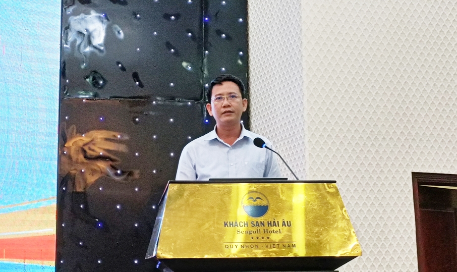 Ông Phan Đỗ Minh Thanh Anh - Phó Giám đốc Sở Dân tộc và Tôn giáo Bình Định, phát biểu khai mạc Hội nghị