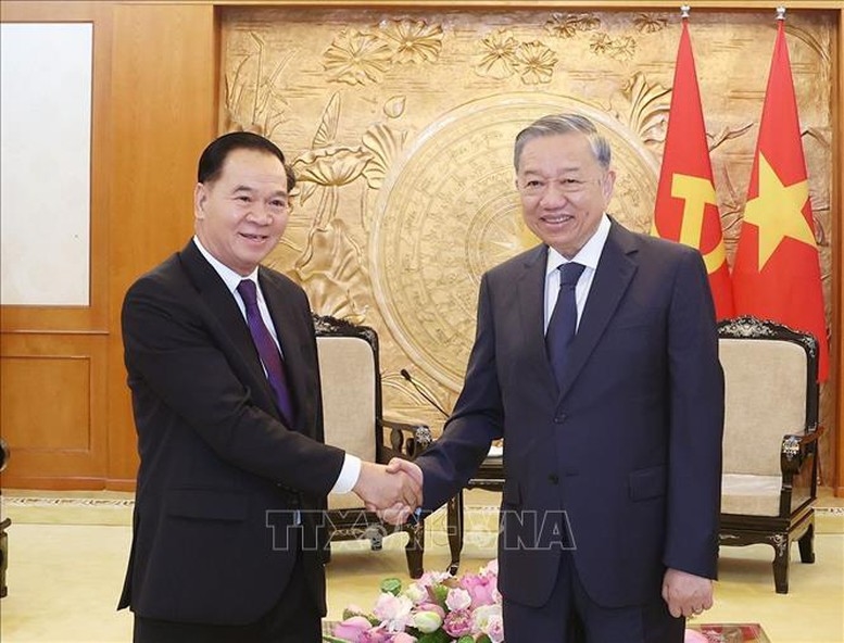 Tổng Bí thư Tô Lâm tiếp Bí thư Trung ương Đảng, Chánh Văn phòng Trung ương Đảng NDCM Lào Thongsalith Mangnomek - Ảnh: TTXVN