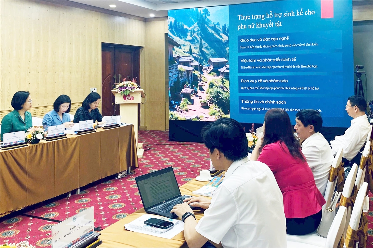 Các đại biểu tham dự Hội thảo
