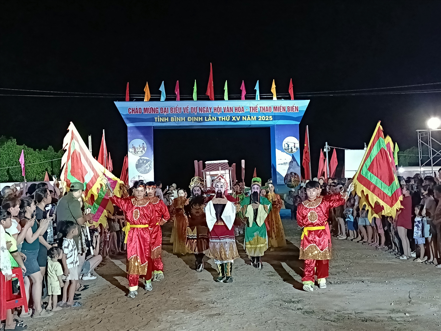 Lễ rước ông Nam Hải mở màn cho Ngày hội