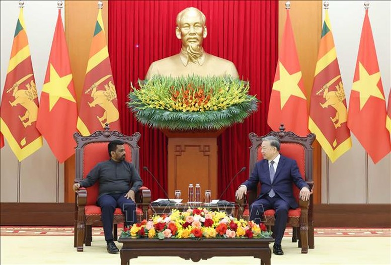 Tổng Bí thư Tô Lâm và Tổng thống Anura Kumara Dissanayaka nhất trí tiếp tục tăng cường hơn nữa tin cậy và gắn kết giữa hai quốc gia, hai Đảng cầm quyền - Ảnh: TTXVN