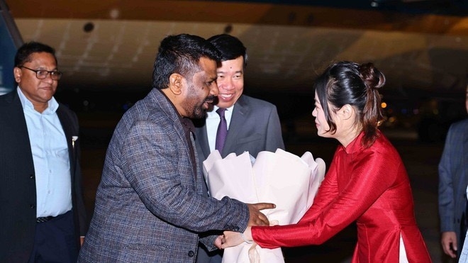 ễ đón Tổng thống nước Cộng hòa xã hội chủ nghĩa Dân chủ Sri Lanka Anura Kumara Dissanayaka tại sân bay quốc tế Nội Bài. (Ảnh: TTXVN)