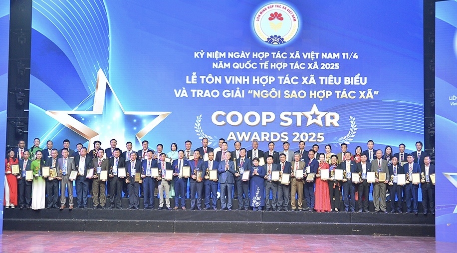 Lễ Tôn vinh HTX tiêu biểu và trao Giải thưởng “Co-opStar Awards 2025”