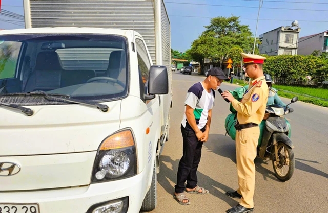 Công an Thanh Hóa đã xử phạt hơn 7,4 tỉ đồng tiền vi phạm giao thông trong 5 ngày nghỉ lễ 30-4 và 1-5. Ảnh: Công an Thanh Hóa
