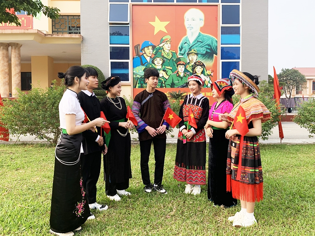Đẩy mạnh phân cấp, ủy quyền cho cơ quan chuyên môn giúp UBND tỉnh thực hiện chức năng quản lý nhà nước về công tác dân tộc, tín ngưỡng, tôn giáo. (Ảnh: Minh họa)