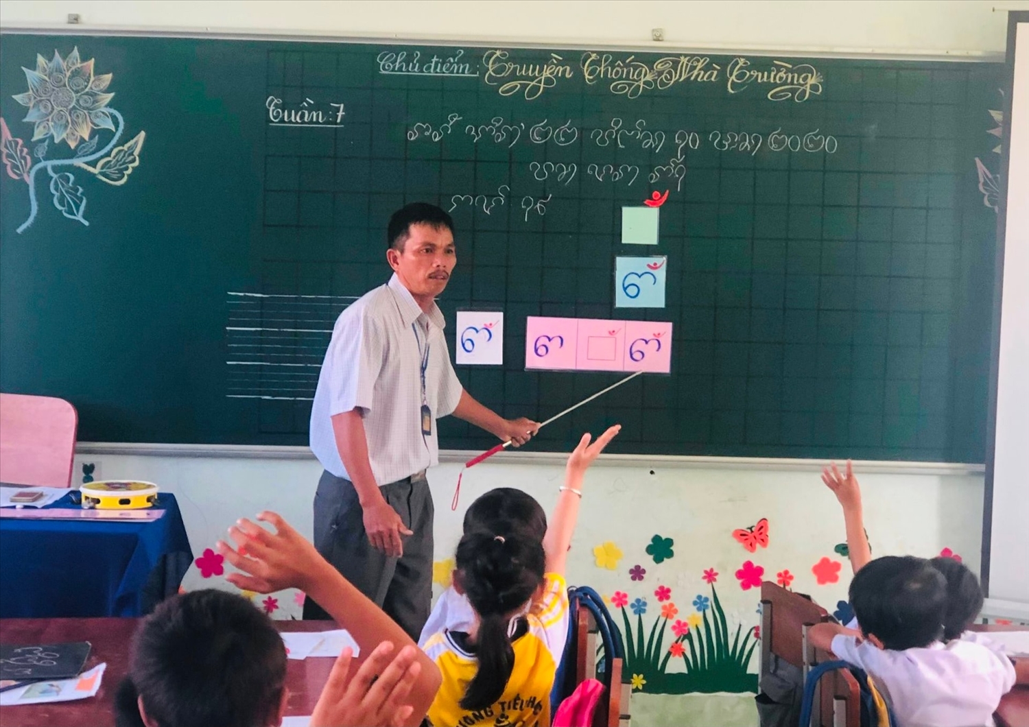 Công tác bảo tồn và phát triển tiếng nói, chữ viết của các dân tộc thiểu số hiện đang được Bộ Giáo dục và Đào tạo đặc biệt quan tâm và đẩy mạnh triển khai trên phạm vi cả nước. 