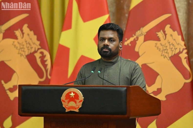 Tổng thống Sri Lanka phát biểu tại cuộc gặp báo chí.
