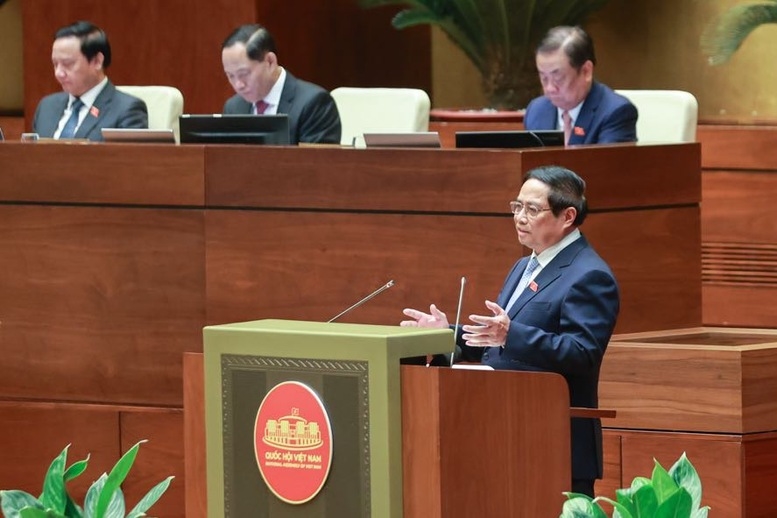 Thủ tướng cho biết, Chính phủ đã hoàn thành rà soát, đang đề xuất Bộ Chính trị, Quốc hội tháo gỡ vướng mắc cho trên 2.200 dự án với tổng vốn gần 5,9 triệu tỷ đồng và tổng quy mô sử dụng đất khoảng 347.000 ha - Ảnh: VGP/Nhật Bắc