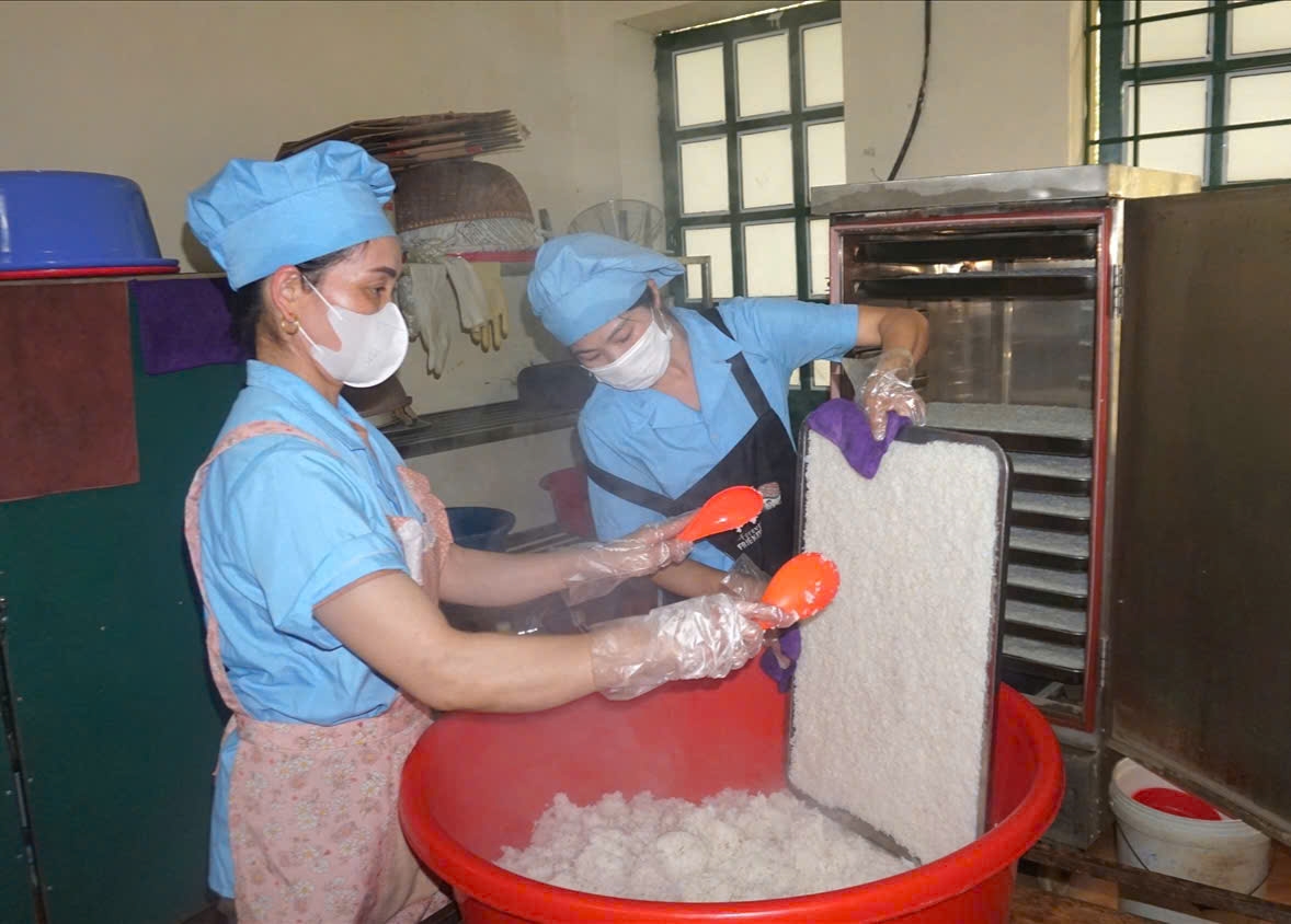 Nghị định số 66/2025/NĐ-CP có nội dung hỗ trợ 15kg gạo/tháng cho mỗi học sinh trường dân tộc nội trú