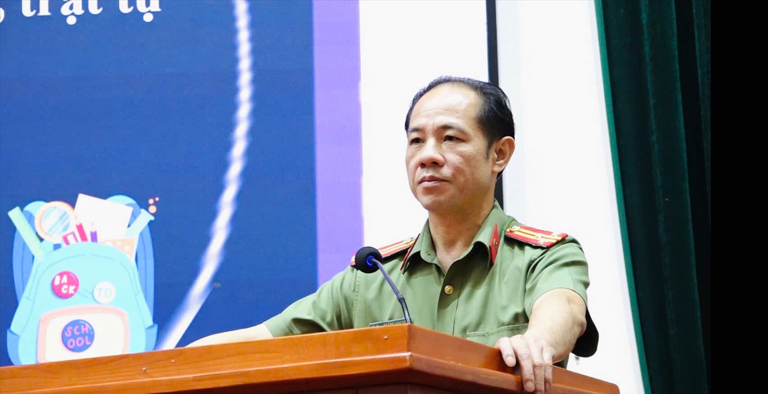 Lãnh đạo các đội nghiệp vụ Công an tỉnh Hà Giang truyền đạt các chuyên đề tại lớp bồi dưỡng