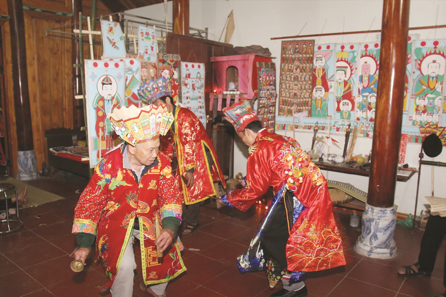 Múa chuông trong Lễ cấp sắc của đồng bào dân tộc Dao tại Tây Yên Tử