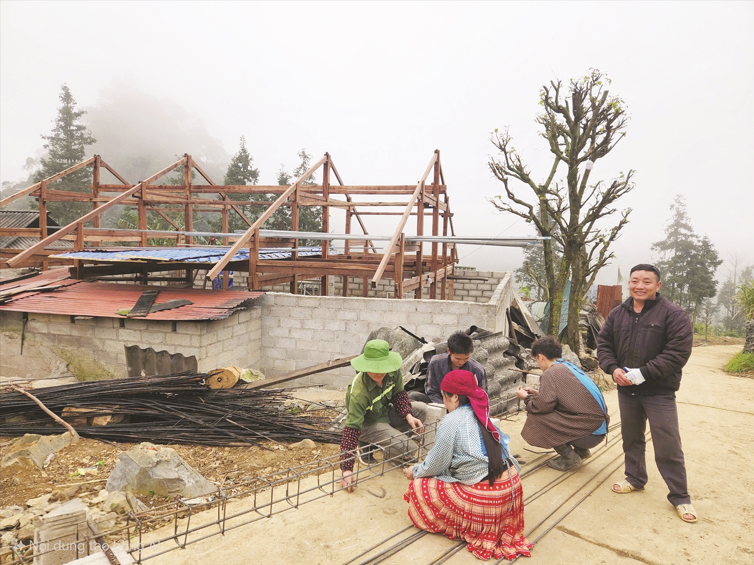 Nhờ vận dụng hiệu quả kiến thức về chăn nuôi bò vỗ béo, ông Vàng Nỏ Sính, Trưởng thôn Sảng Chải B, xã Lũng Pù, đã có điều kiện kinh tế để xây dựng nhà ở khang trang hơn