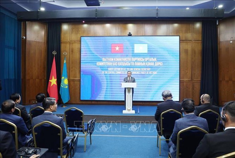 Tổng Bí thư Tô Lâm phát biểu về chính sách tại Học viện Hành chính Công trực thuộc Tổng thống Kazakhstan. Ảnh: Thống Nhất/TTXVN