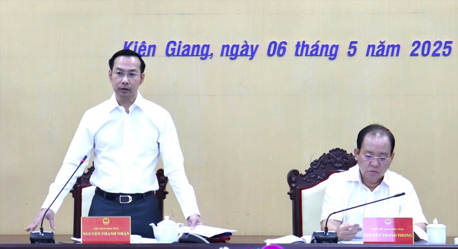 Chủ tịch UBND tỉnh Kiên Giang Nguyễn Thanh Nhàn phát biểu chỉ đạo tại cuộc họp thường kỳ tháng 4 năm 2025
