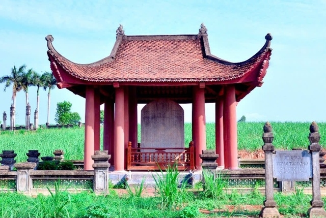 Lăng mộ vua Lê Túc Tông bị kẻ xấu xâm phạm tìm cổ vật