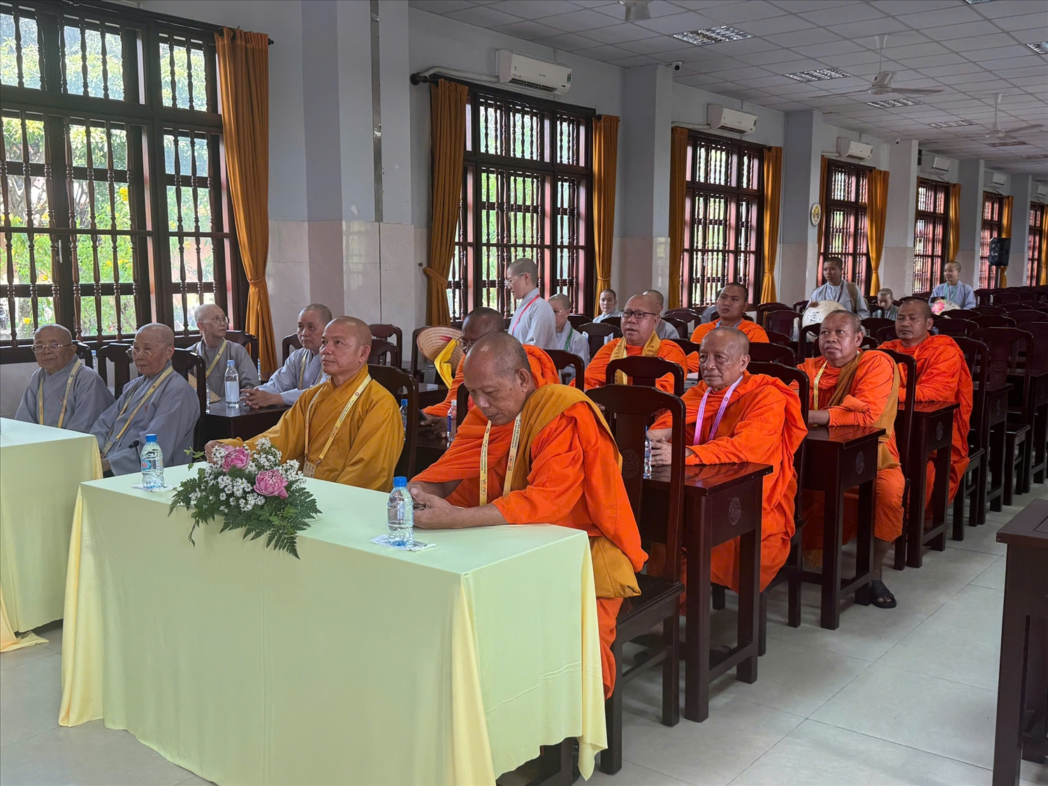 Các diễn đàn thảo luận chuyên đề giúp tăng ni, phật tử có thêm nhiều hiểu biết sâu sắc từ các chuyên gia, học giả trong và ngoài giới Phật giáo.