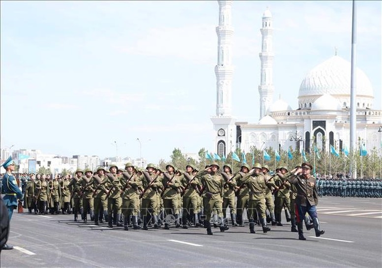 Tổng Bí thư Tô Lâm dự Lễ duyệt binh Kỷ niệm 80 năm Ngày Chiến thắng phát xít tại Kazakhstan 2