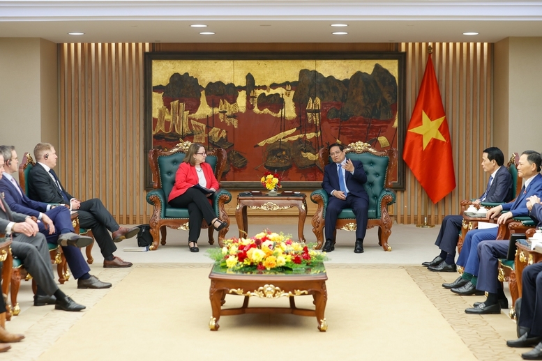 Thủ tướng Phạm Minh Chính tiếp Đoàn USCC của Quốc hội Hoa Kỳ, do Chủ tịch USCC Reva Price làm Trưởng đoàn - Ảnh: VGP/Nhật Bắc